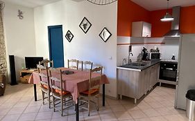 Arles Appartement En Plein Centre Historique